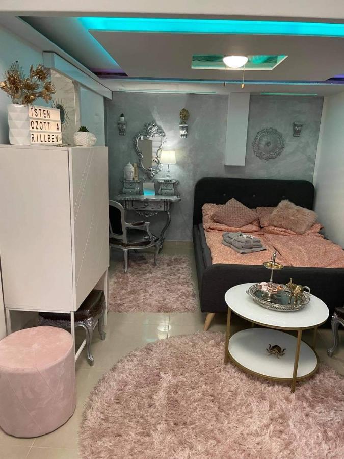 Little Brill Apartment Eger Ngoại thất bức ảnh